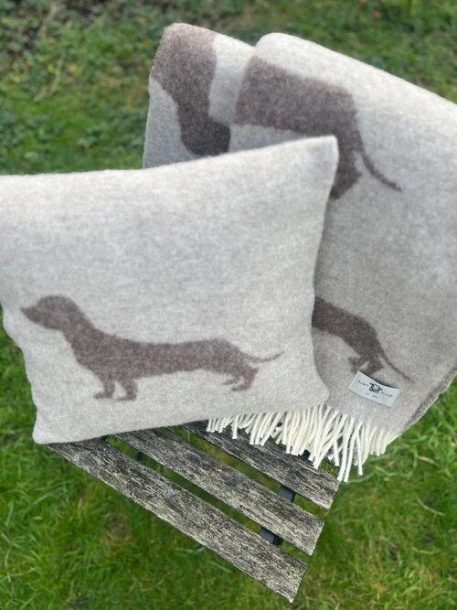 Kussen Teckel bruin 40x40cm